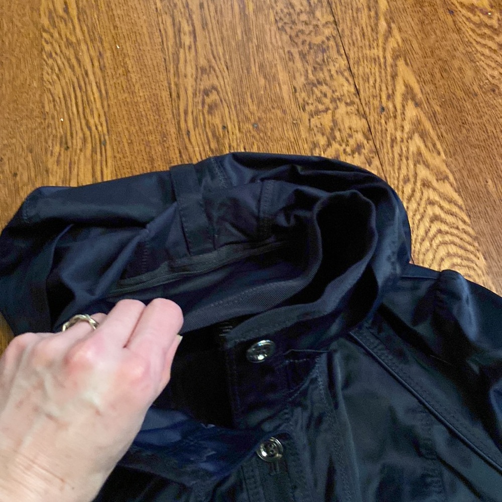 NWOT WHBM Navy Blue Button Up Button Cuff Button Hood Lightweight Rain Jacket - Picture 10 of 15